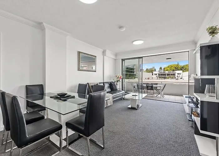 Prime Position! 3Bed/2Bath/1Car ~ 10Mins To Cbd
