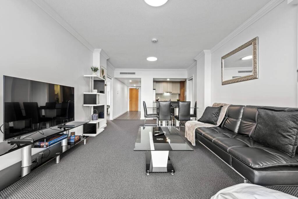 Apartment Prime Position! 3bed/2bath/1car ~ 10mins To Cbd Brisbane